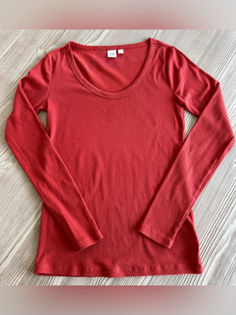 GAP Ribbed Scoop-Neck Long Sleeve Tee - Red